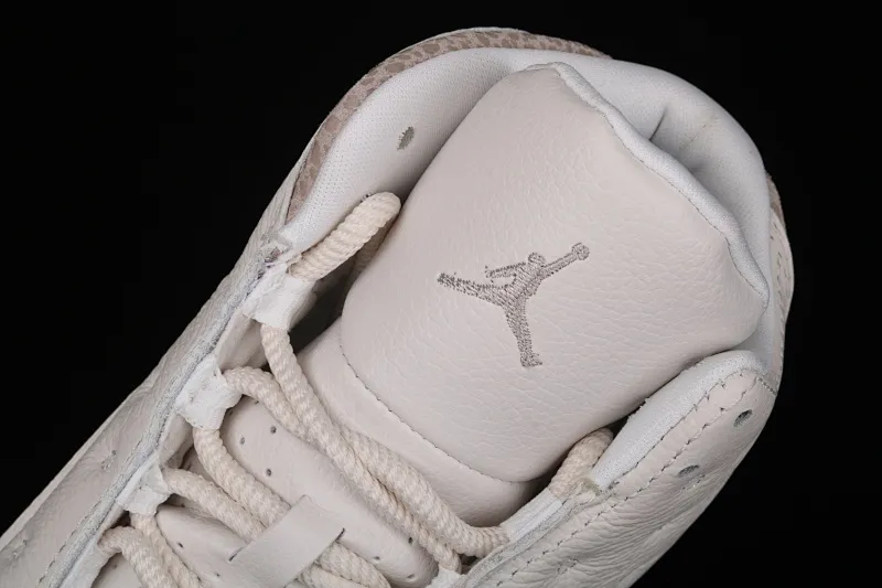 All Categories Air Jordan Jordan Series Basketball Shoes Air Jordan 13 Air Jordan 13 Phantom AJ13 Joe 13 Gray and White Earl Basketball Shoes Real Head Layer Real Cat Eyes AQ1757-004